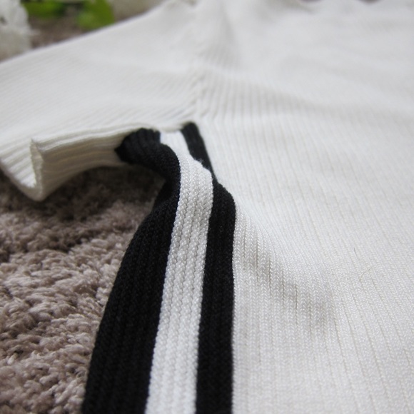 Fashion Nova T-shirt - Picture 4 of 9